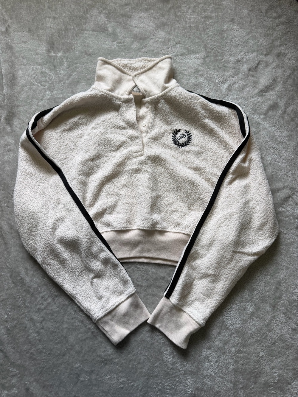 PINK Victoria's Secret Cream Sherpa Cropped Pullover with Black Trim